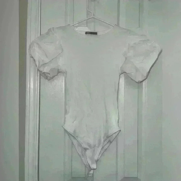 2 Zara bodysuits size small-Downtime puff sleeve bodysuit-One shoulder ruffled - Picture 5 of 10